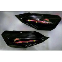 Пластик   Delta   боковая пара на бардачок   (черный)   VDK